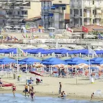 Lungomare 3* リド・ディ・カマイオーレ