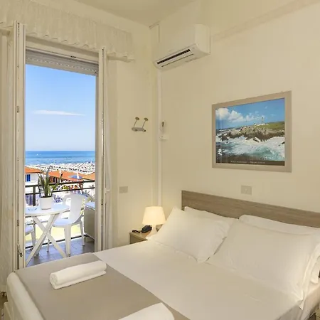 Hotel Lungomare Lido di Camaiore