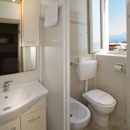 Lungomare Hotel 3*
