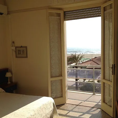 Hotel Lungomare 3*